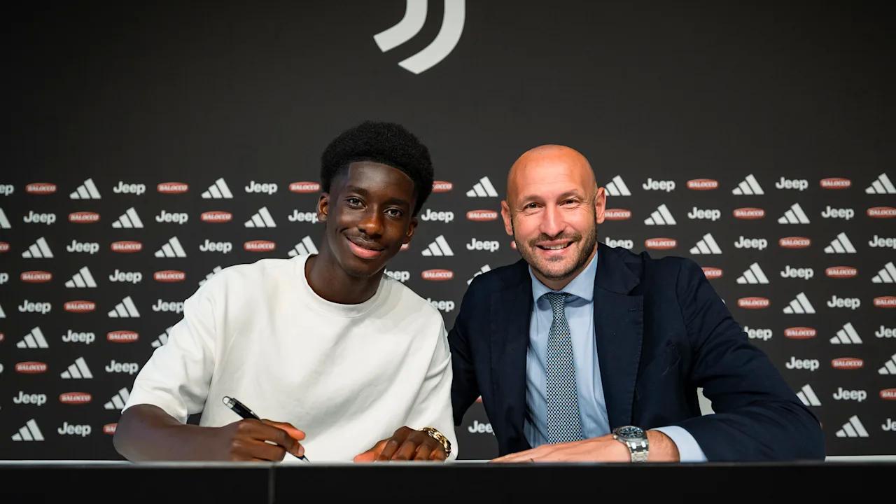 Góc Nhìn 32WIN: Chính thức: Juventus ký tiền đạo 18 tuổi Ali Camara từ Genk,